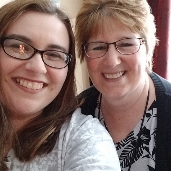 Meet your Posher, Nicole - Picture 4 of 6